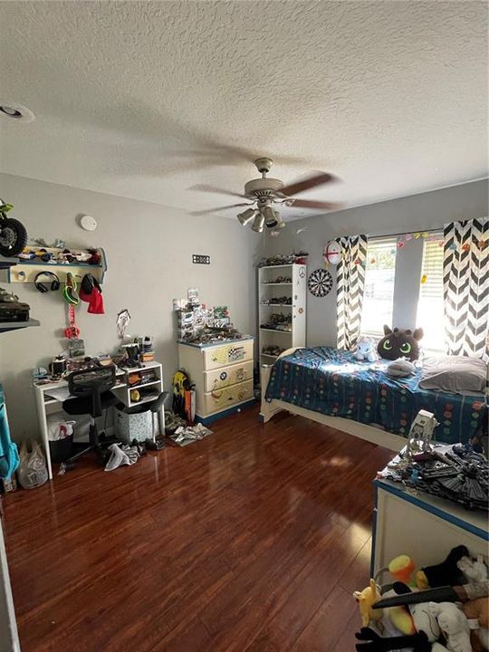 En Venta: $350,000 (4 camas, 2 baños, 2198 Pies cuadrados)