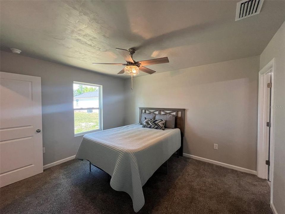 For Sale: $245,000 (3 beds, 2 baths, 1200 Square Feet)