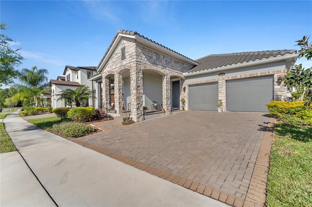 最近售出: $689,900 (3 贝兹, 3 浴室, 2224 平方英尺)