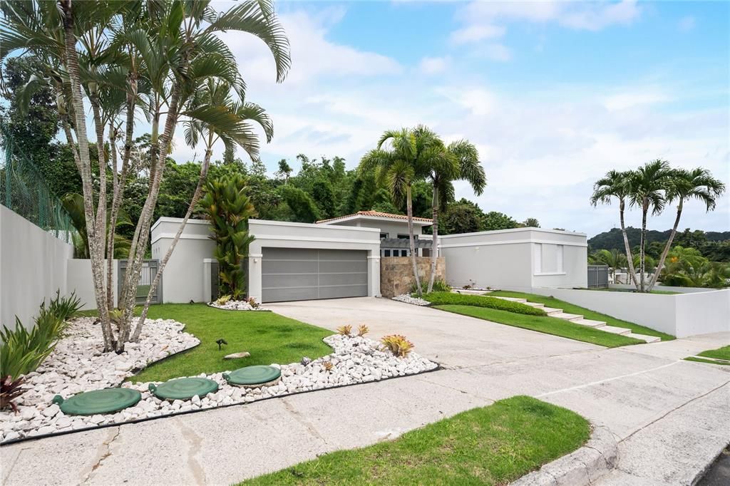 最近售出: $875,000 (4 贝兹, 3 浴室, 2923 平方英尺)