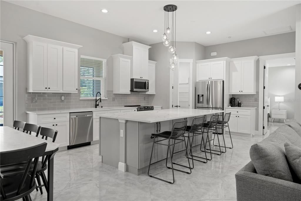Activo con contrato: $439,900 (3 camas, 2 baños, 1725 Pies cuadrados)