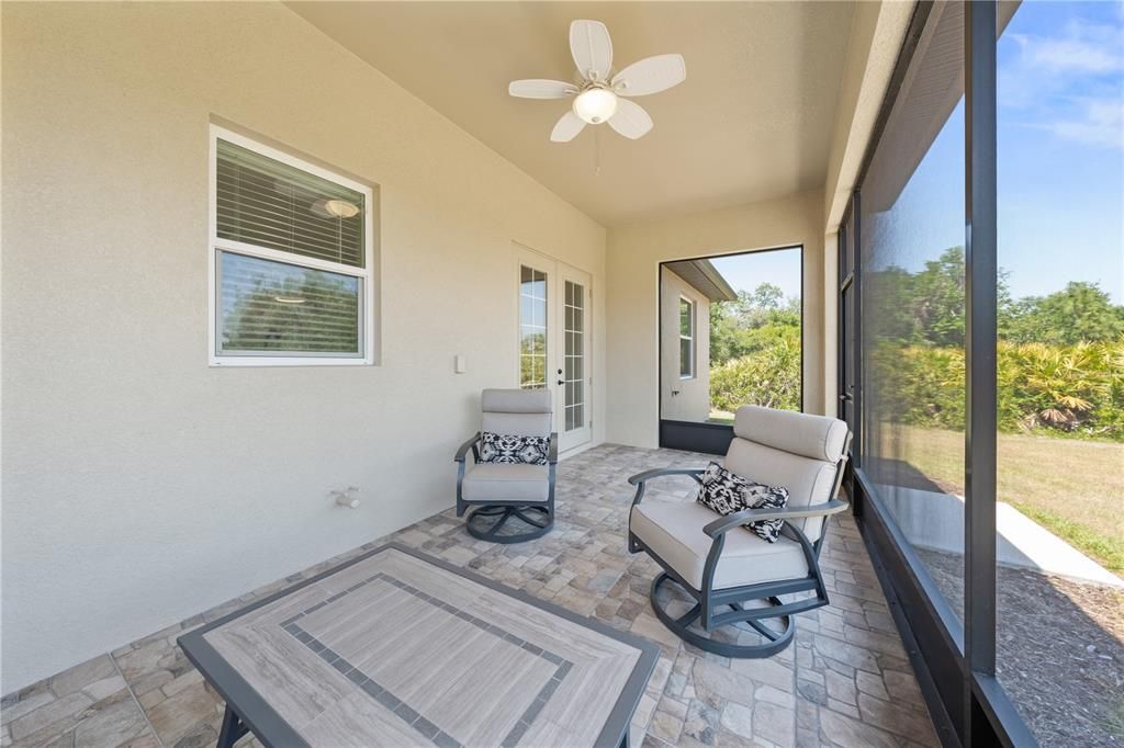 Activo con contrato: $439,900 (3 camas, 2 baños, 1725 Pies cuadrados)