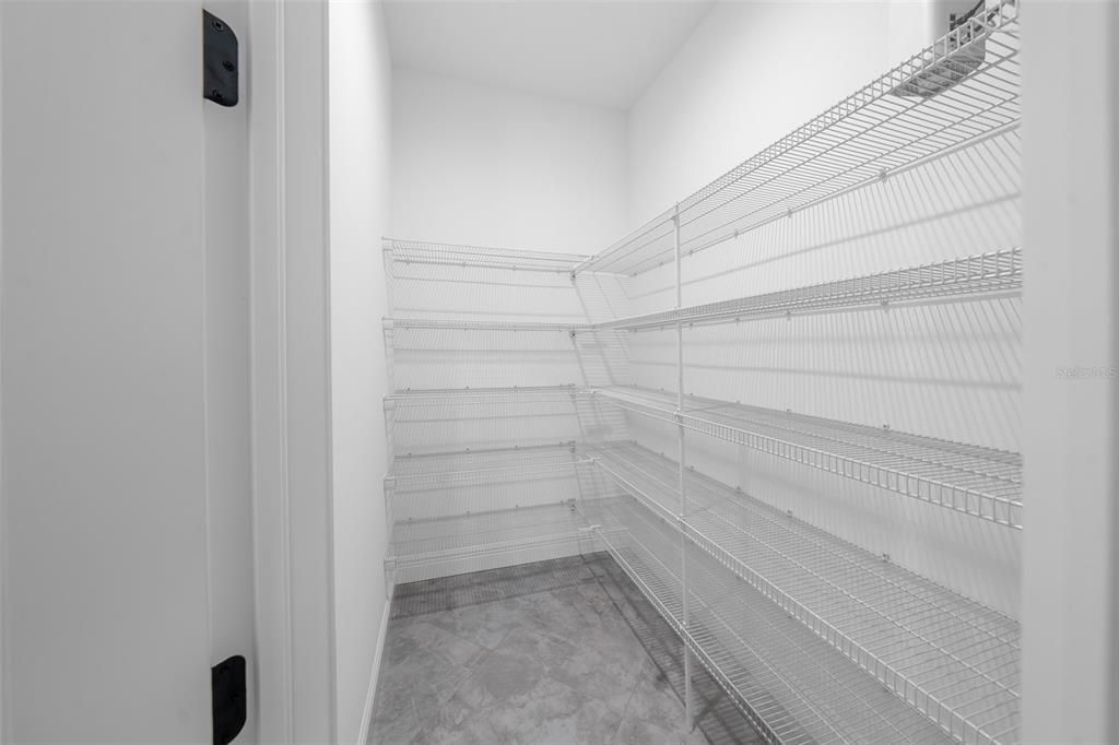 Activo con contrato: $439,900 (3 camas, 2 baños, 1725 Pies cuadrados)