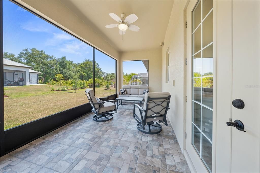 Activo con contrato: $439,900 (3 camas, 2 baños, 1725 Pies cuadrados)
