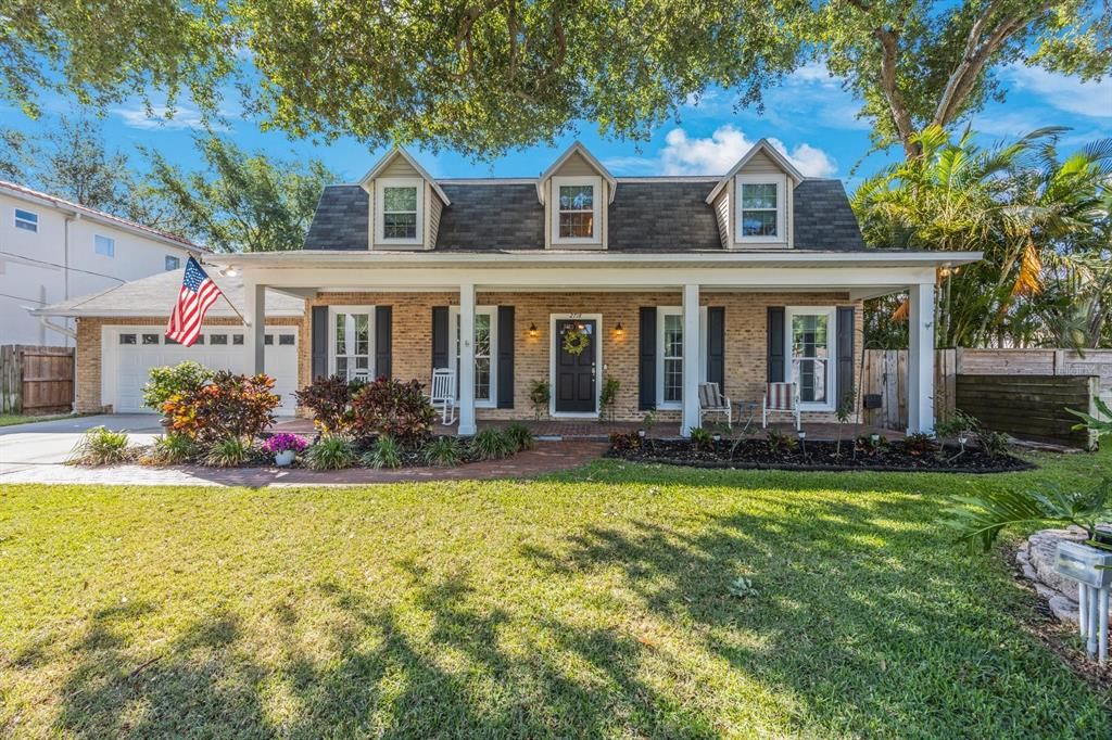 Recently Sold: $819,900 (3 beds, 2 baths, 2076 Square Feet)