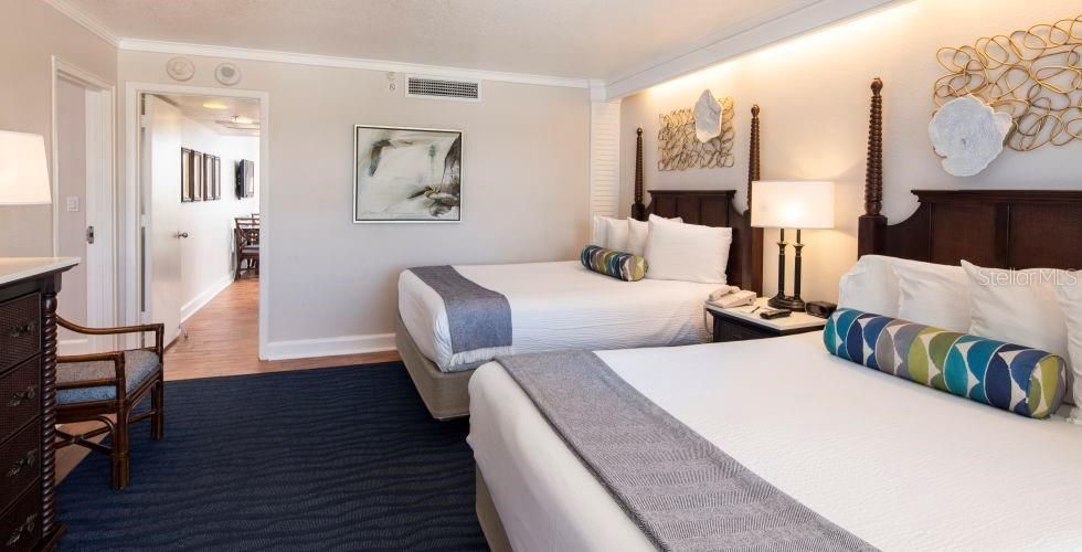 For Sale: $550,000 (2 beds, 2 baths, 835 Square Feet)