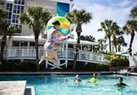 For Sale: $550,000 (2 beds, 2 baths, 835 Square Feet)