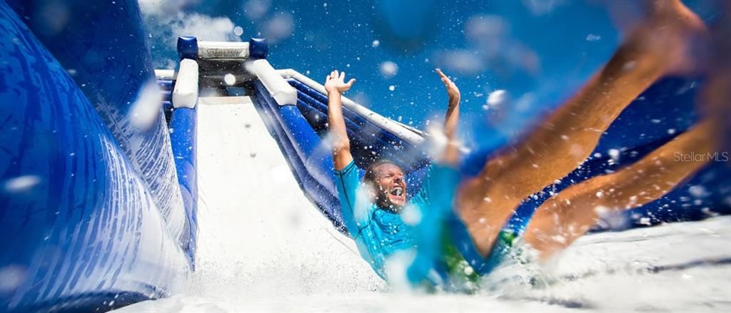 For Sale: $550,000 (2 beds, 2 baths, 835 Square Feet)