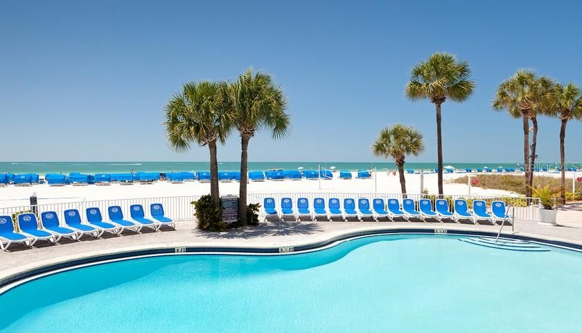 For Sale: $550,000 (2 beds, 2 baths, 835 Square Feet)