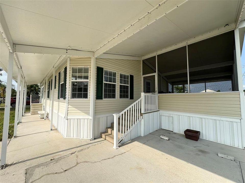 Active With Contract: $129,900 (3 beds, 2 baths, 1218 Square Feet)