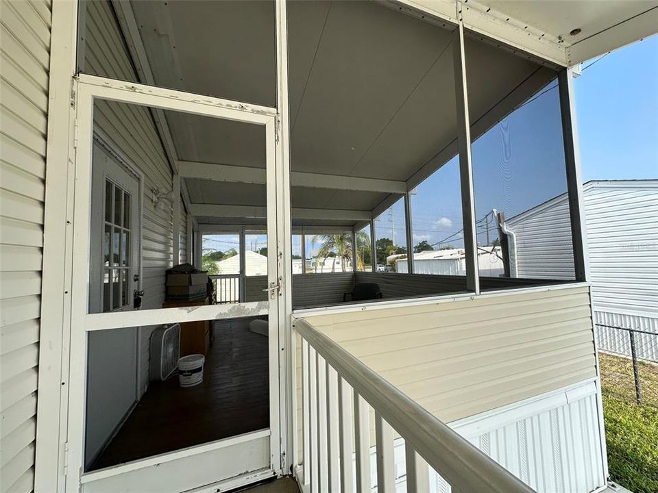 Active With Contract: $129,900 (3 beds, 2 baths, 1218 Square Feet)