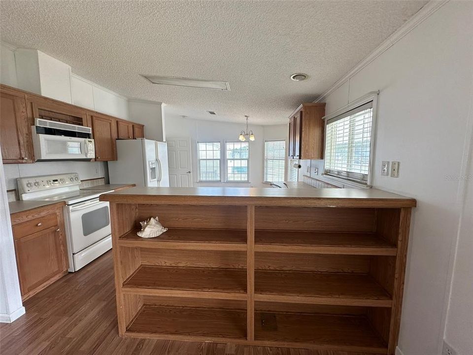 Active With Contract: $129,900 (3 beds, 2 baths, 1218 Square Feet)