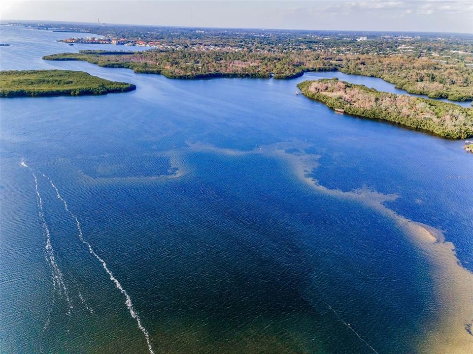 待售: $850,000 (0.32 acres)