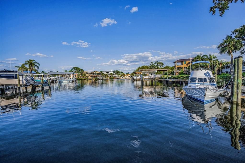 待售: $850,000 (0.32 acres)