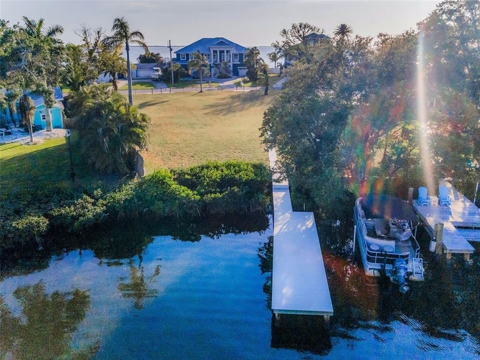 待售: $850,000 (0.32 acres)