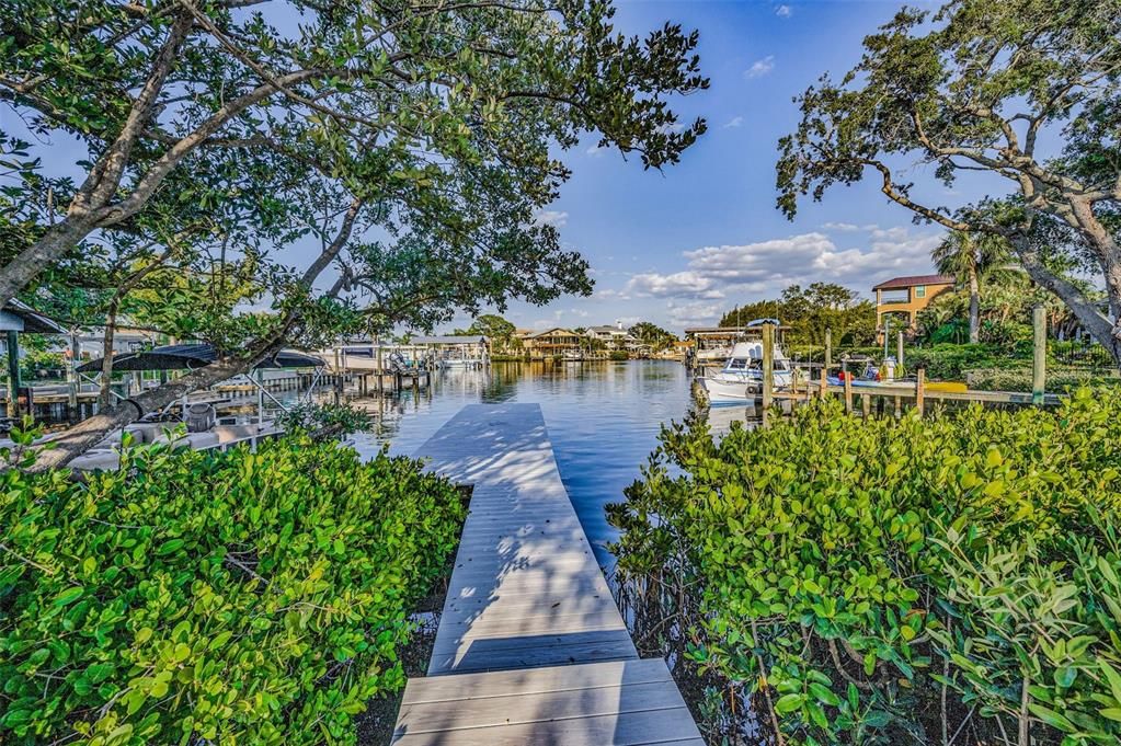 待售: $850,000 (0.32 acres)