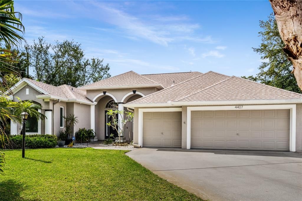 Recently Sold: $620,000 (4 beds, 3 baths, 2558 Square Feet)