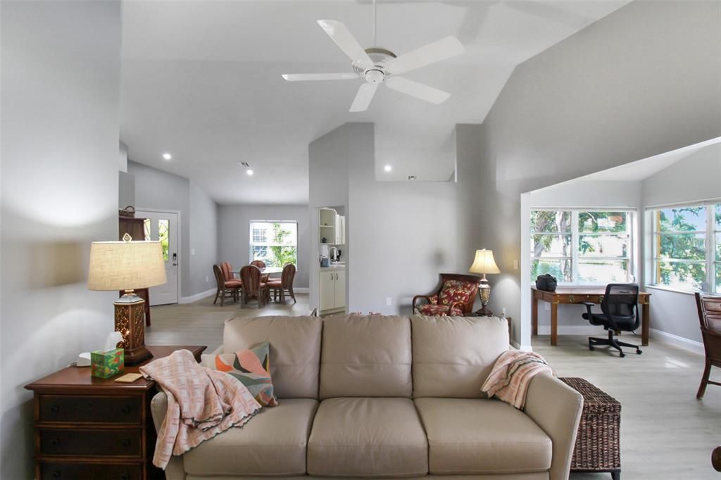 For Rent: $5,500 (2 beds, 2 baths, 1828 Square Feet)