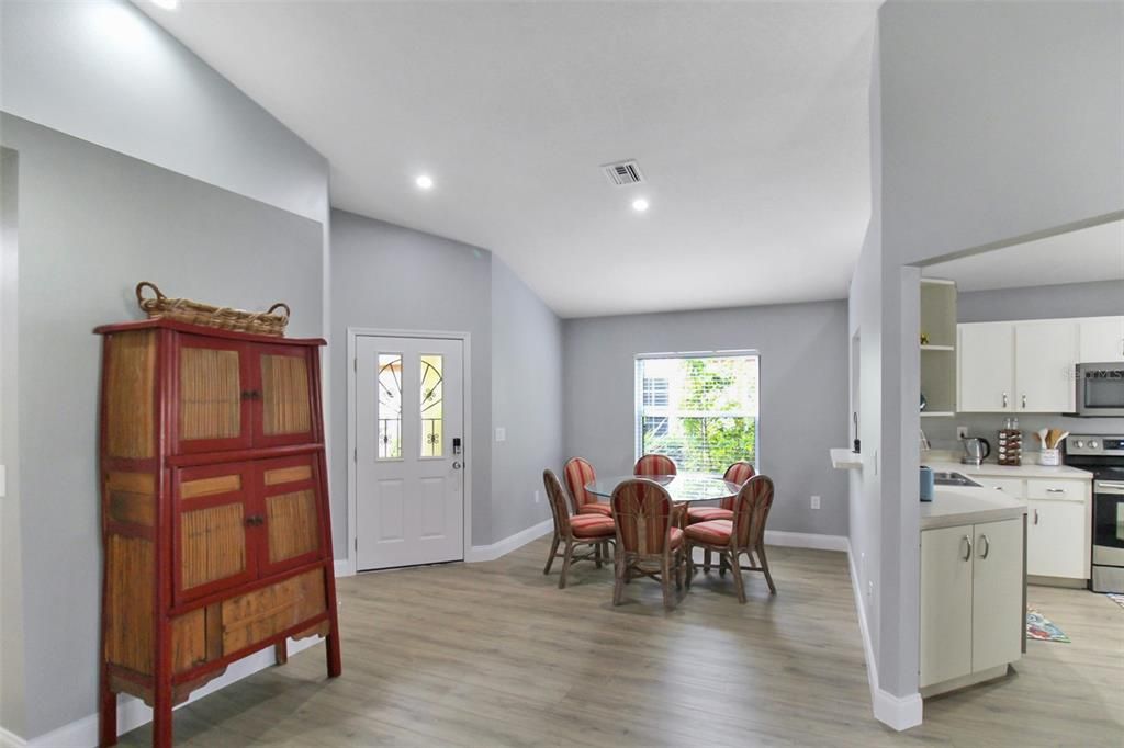 For Rent: $5,500 (2 beds, 2 baths, 1828 Square Feet)