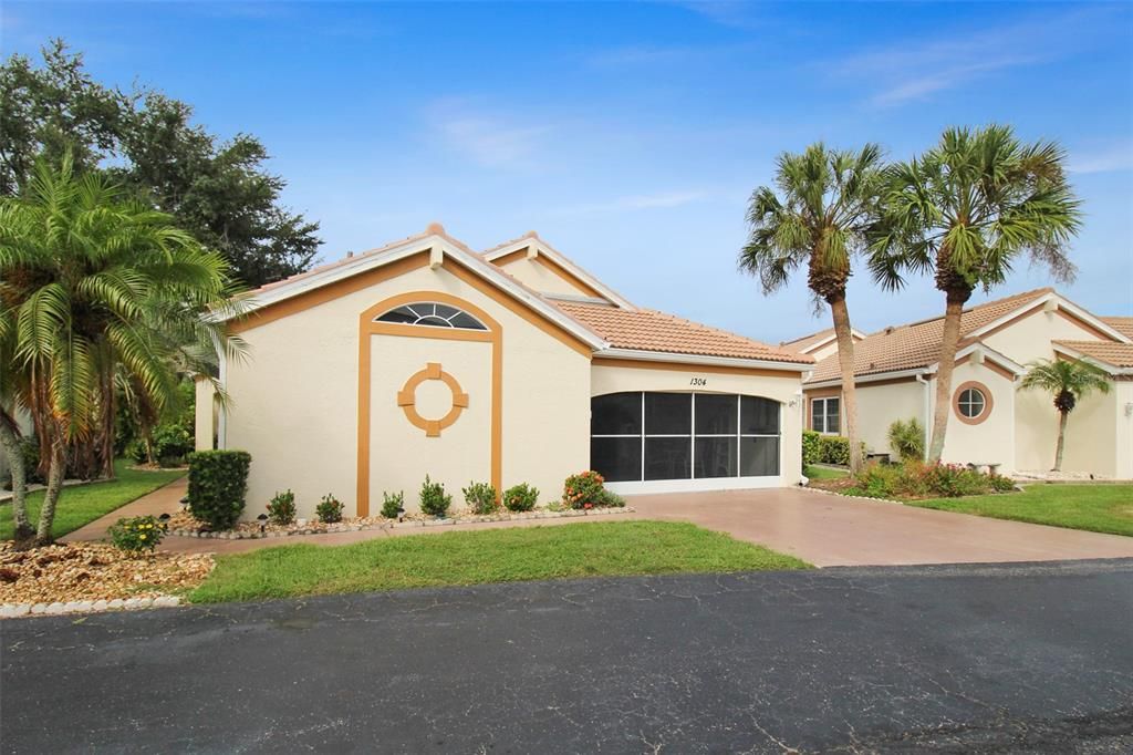 For Rent: $5,500 (2 beds, 2 baths, 1828 Square Feet)