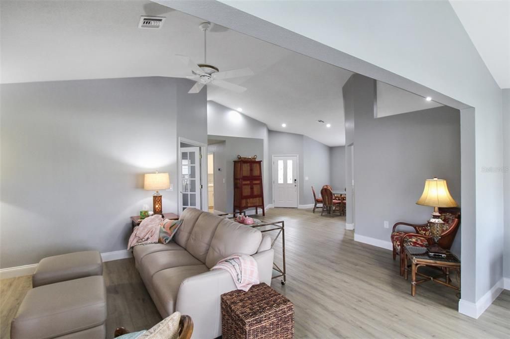 For Rent: $5,500 (2 beds, 2 baths, 1828 Square Feet)