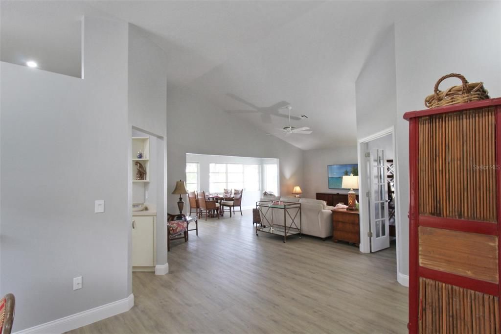 For Rent: $5,500 (2 beds, 2 baths, 1828 Square Feet)