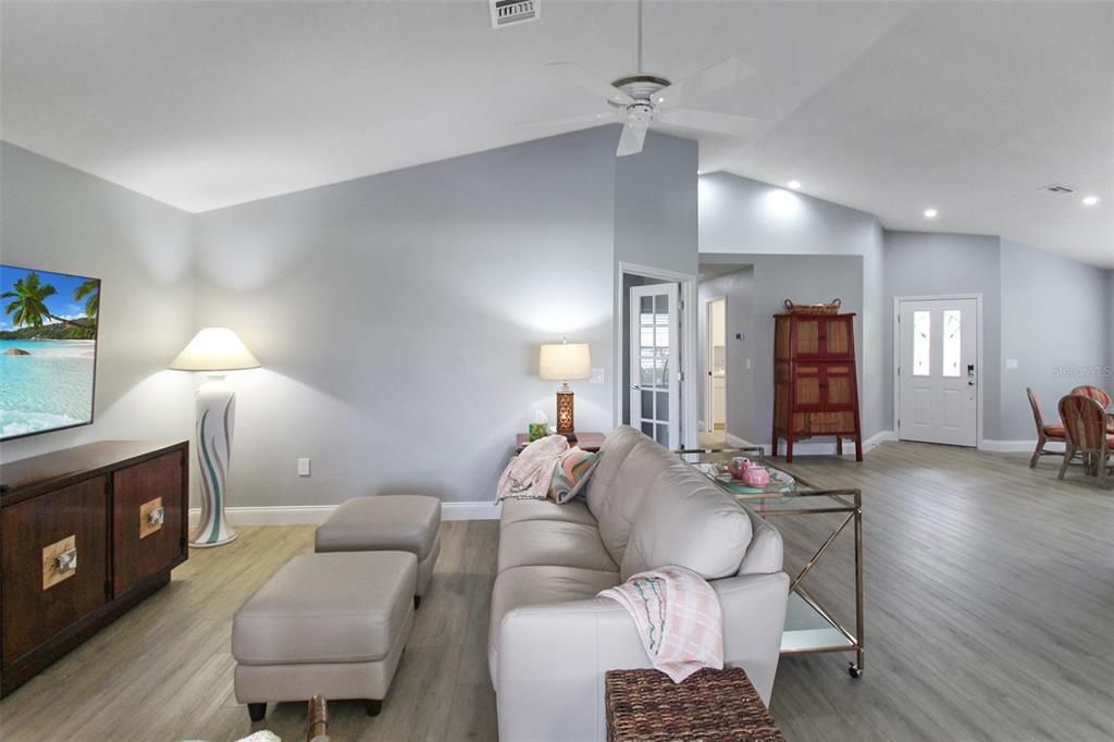 For Rent: $5,500 (2 beds, 2 baths, 1828 Square Feet)