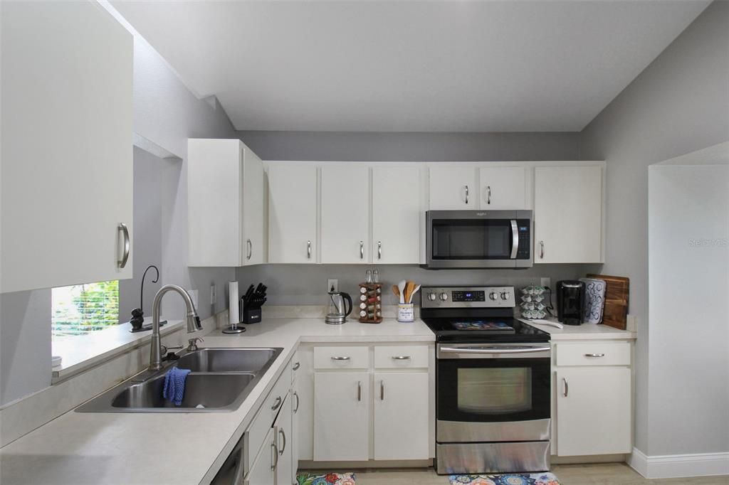 For Rent: $5,500 (2 beds, 2 baths, 1828 Square Feet)