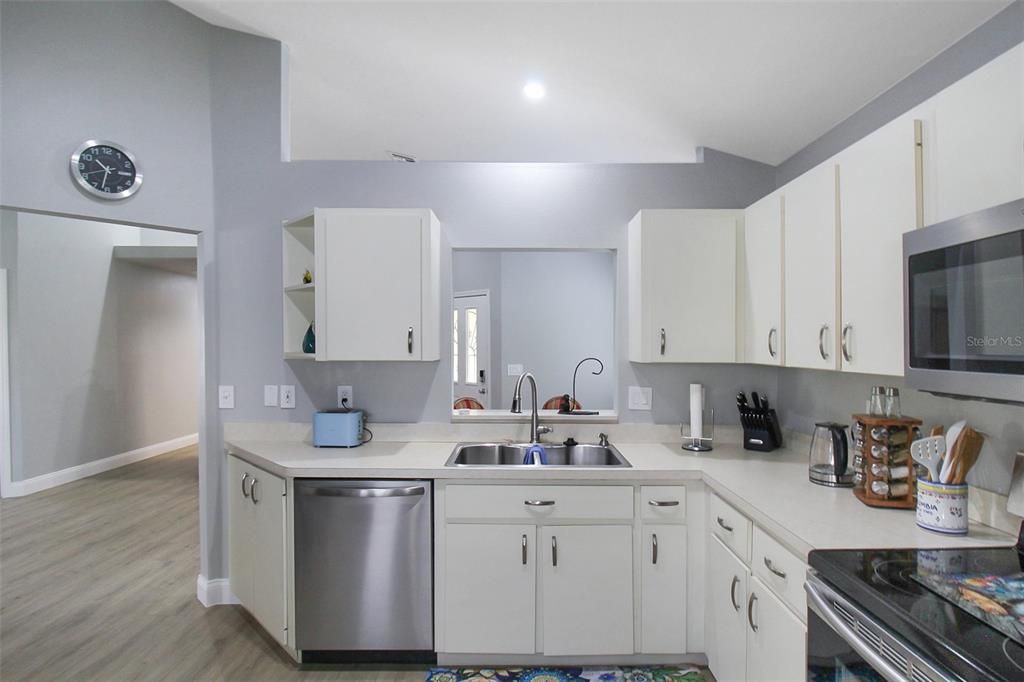 For Rent: $5,500 (2 beds, 2 baths, 1828 Square Feet)