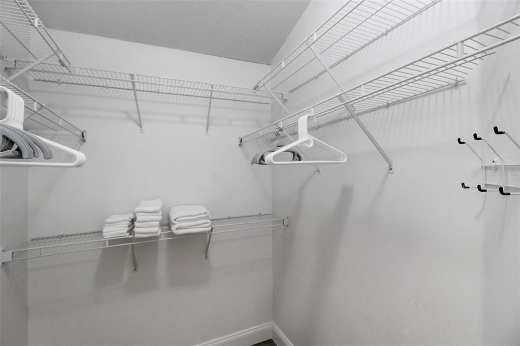 For Rent: $5,500 (2 beds, 2 baths, 1828 Square Feet)