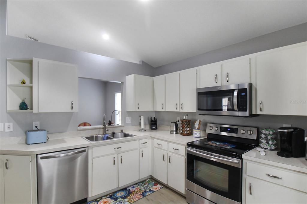 For Rent: $5,500 (2 beds, 2 baths, 1828 Square Feet)