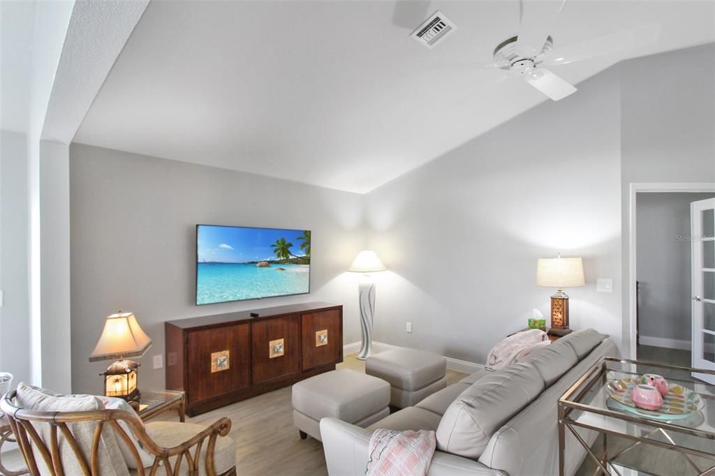 For Rent: $5,500 (2 beds, 2 baths, 1828 Square Feet)