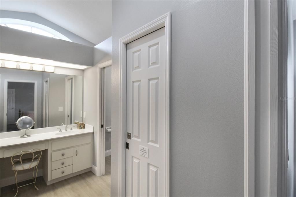 For Rent: $5,500 (2 beds, 2 baths, 1828 Square Feet)