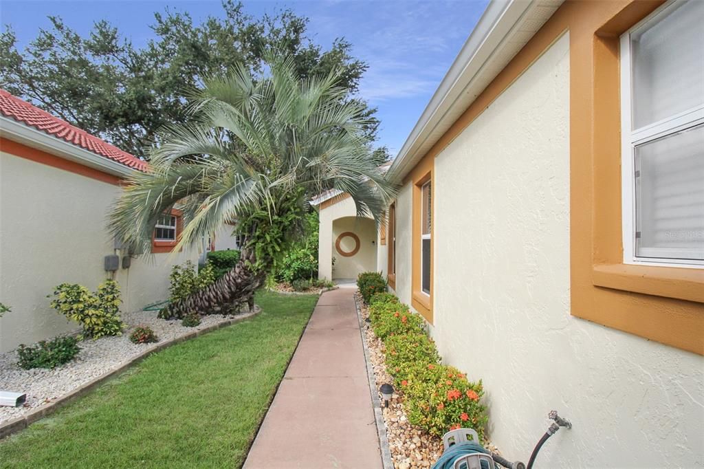 For Rent: $5,500 (2 beds, 2 baths, 1828 Square Feet)