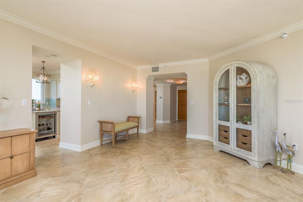 Active With Contract: $2,100,000 (3 beds, 3 baths, 2521 Square Feet)