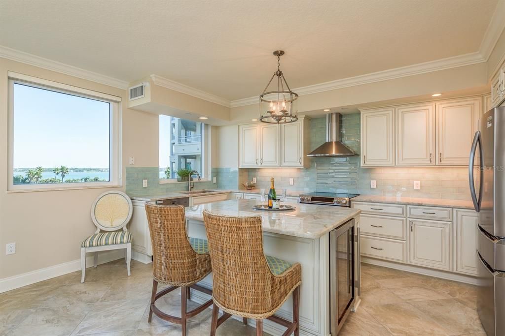 Active With Contract: $2,100,000 (3 beds, 3 baths, 2521 Square Feet)