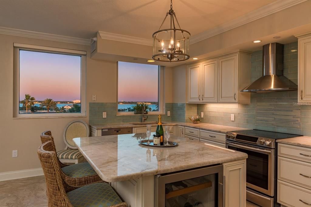 Active With Contract: $2,100,000 (3 beds, 3 baths, 2521 Square Feet)