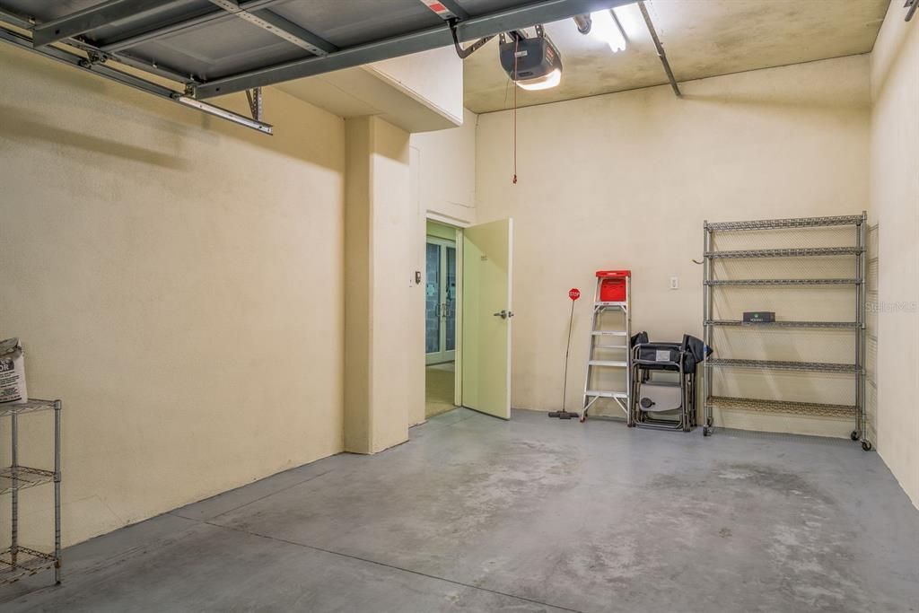 Active With Contract: $2,100,000 (3 beds, 3 baths, 2521 Square Feet)