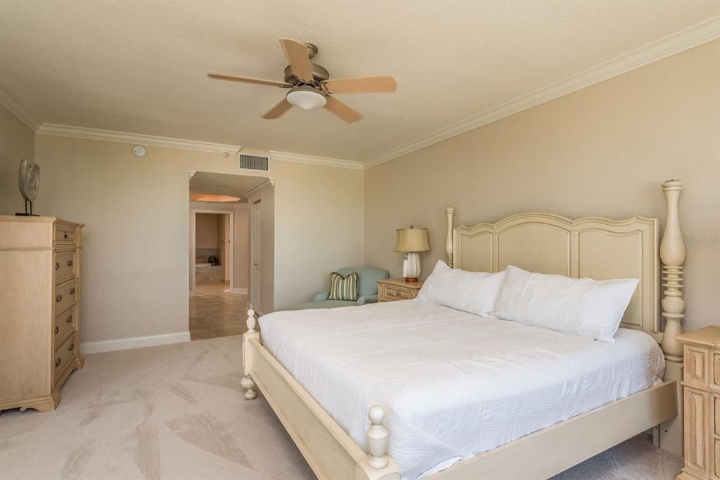 Active With Contract: $2,100,000 (3 beds, 3 baths, 2521 Square Feet)