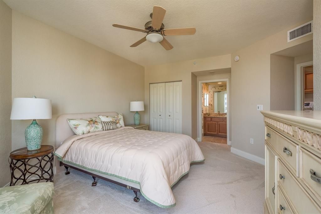 Active With Contract: $2,100,000 (3 beds, 3 baths, 2521 Square Feet)