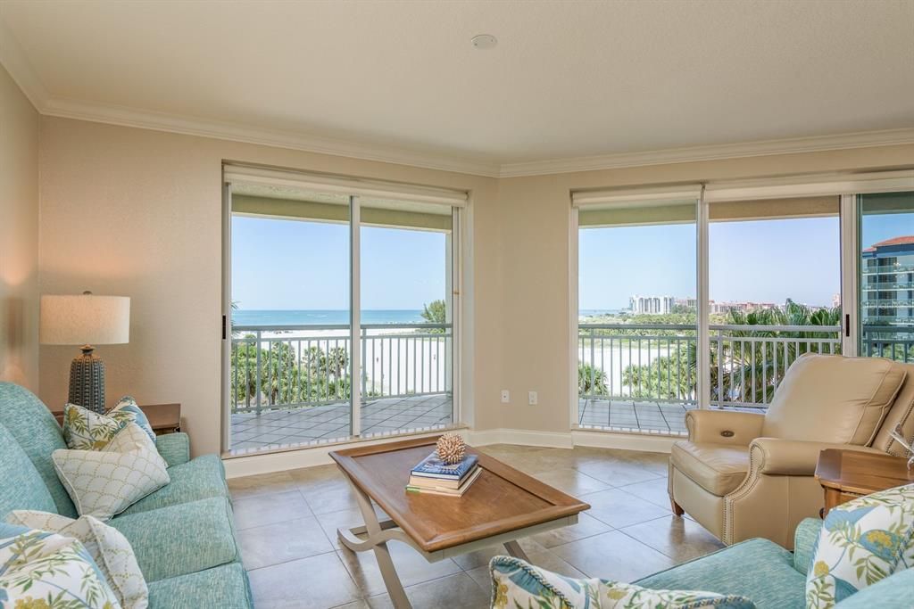 Active With Contract: $2,100,000 (3 beds, 3 baths, 2521 Square Feet)