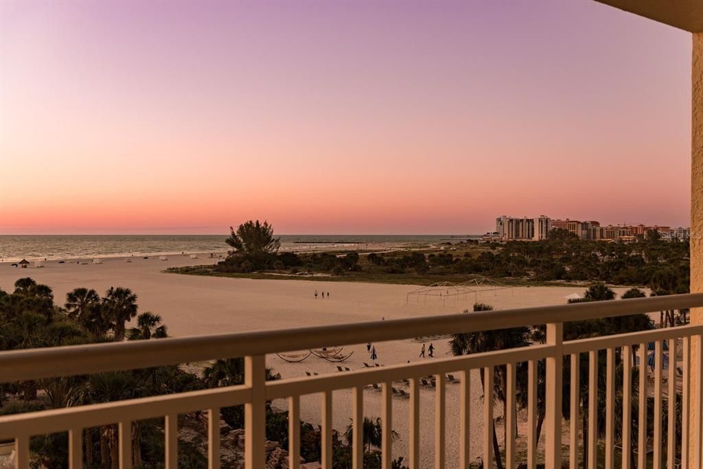 Active With Contract: $2,100,000 (3 beds, 3 baths, 2521 Square Feet)