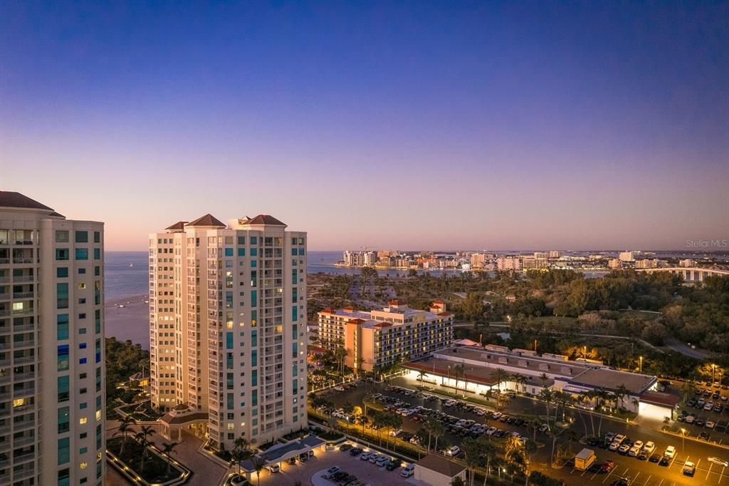 Active With Contract: $2,100,000 (3 beds, 3 baths, 2521 Square Feet)