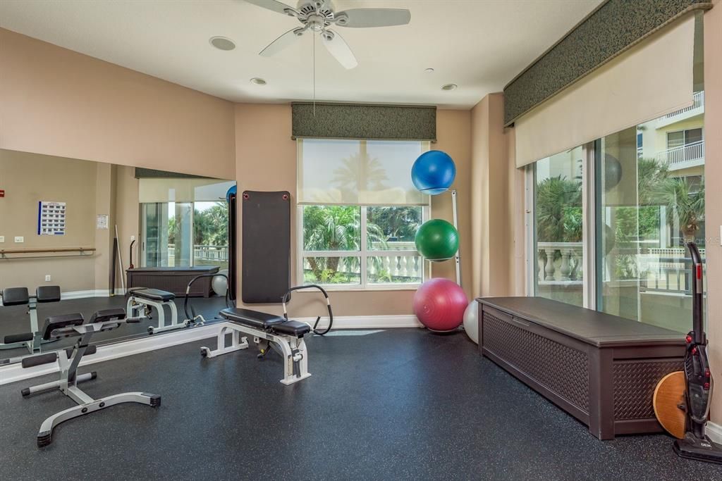 Active With Contract: $2,100,000 (3 beds, 3 baths, 2521 Square Feet)