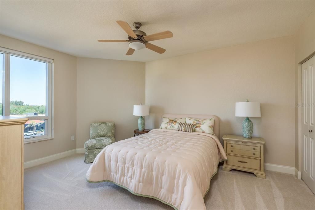 Active With Contract: $2,100,000 (3 beds, 3 baths, 2521 Square Feet)