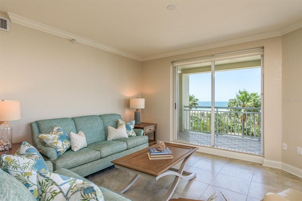 Active With Contract: $2,100,000 (3 beds, 3 baths, 2521 Square Feet)