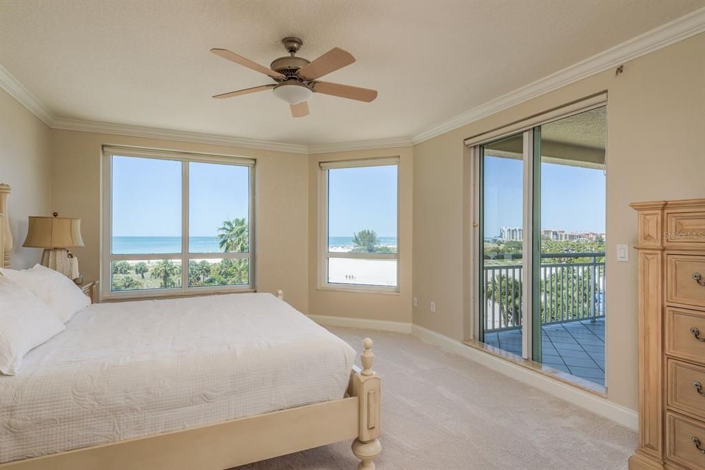 Active With Contract: $2,100,000 (3 beds, 3 baths, 2521 Square Feet)