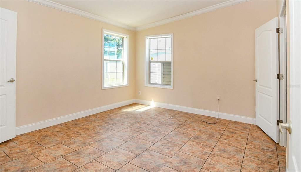 待售: $179,000 (2 贝兹, 2 浴室, 1512 平方英尺)