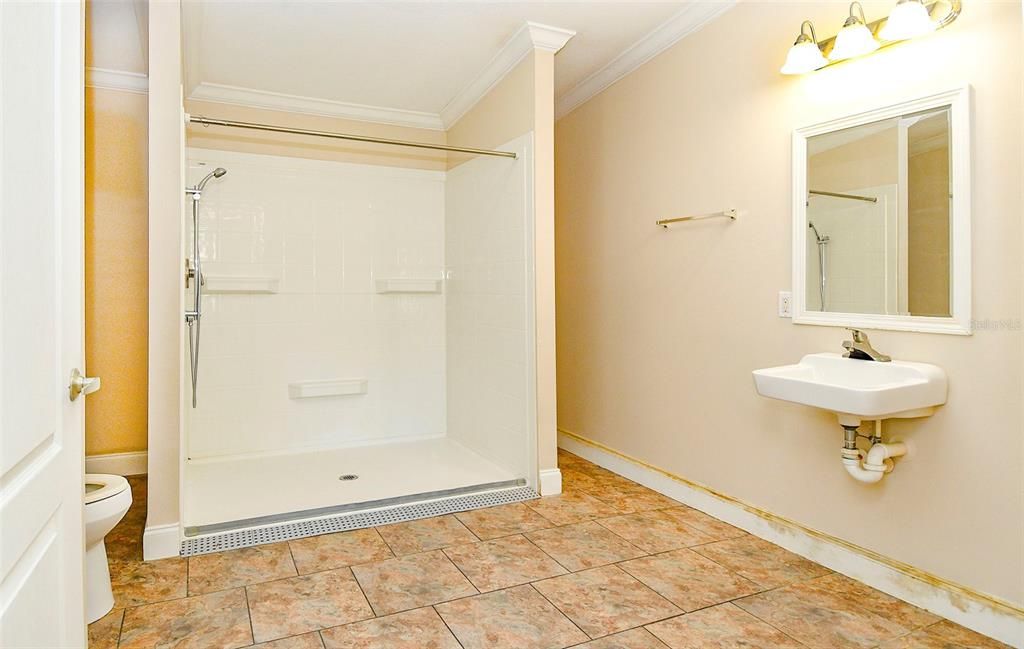 待售: $179,000 (2 贝兹, 2 浴室, 1512 平方英尺)