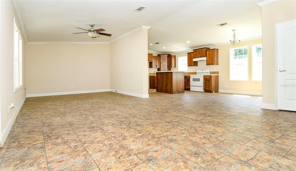 待售: $179,000 (2 贝兹, 2 浴室, 1512 平方英尺)